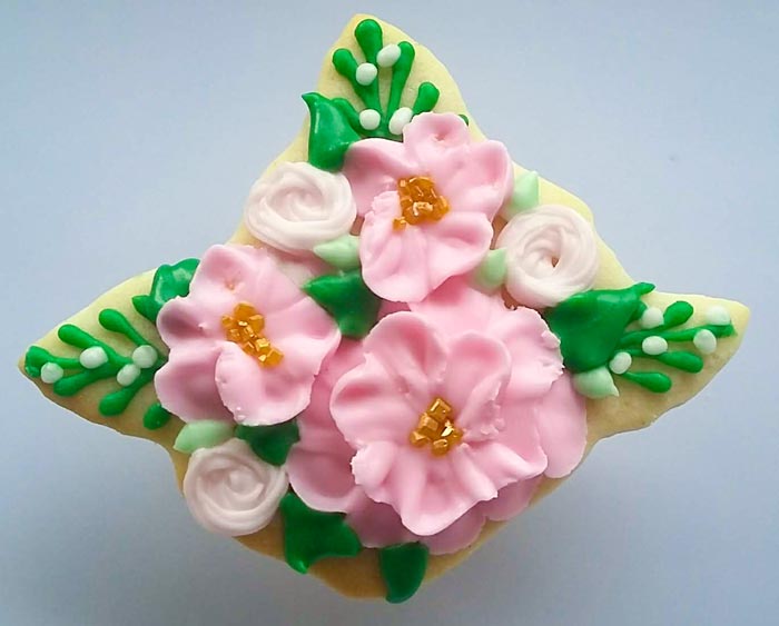 FLoral bouquet hand-decorated cookie